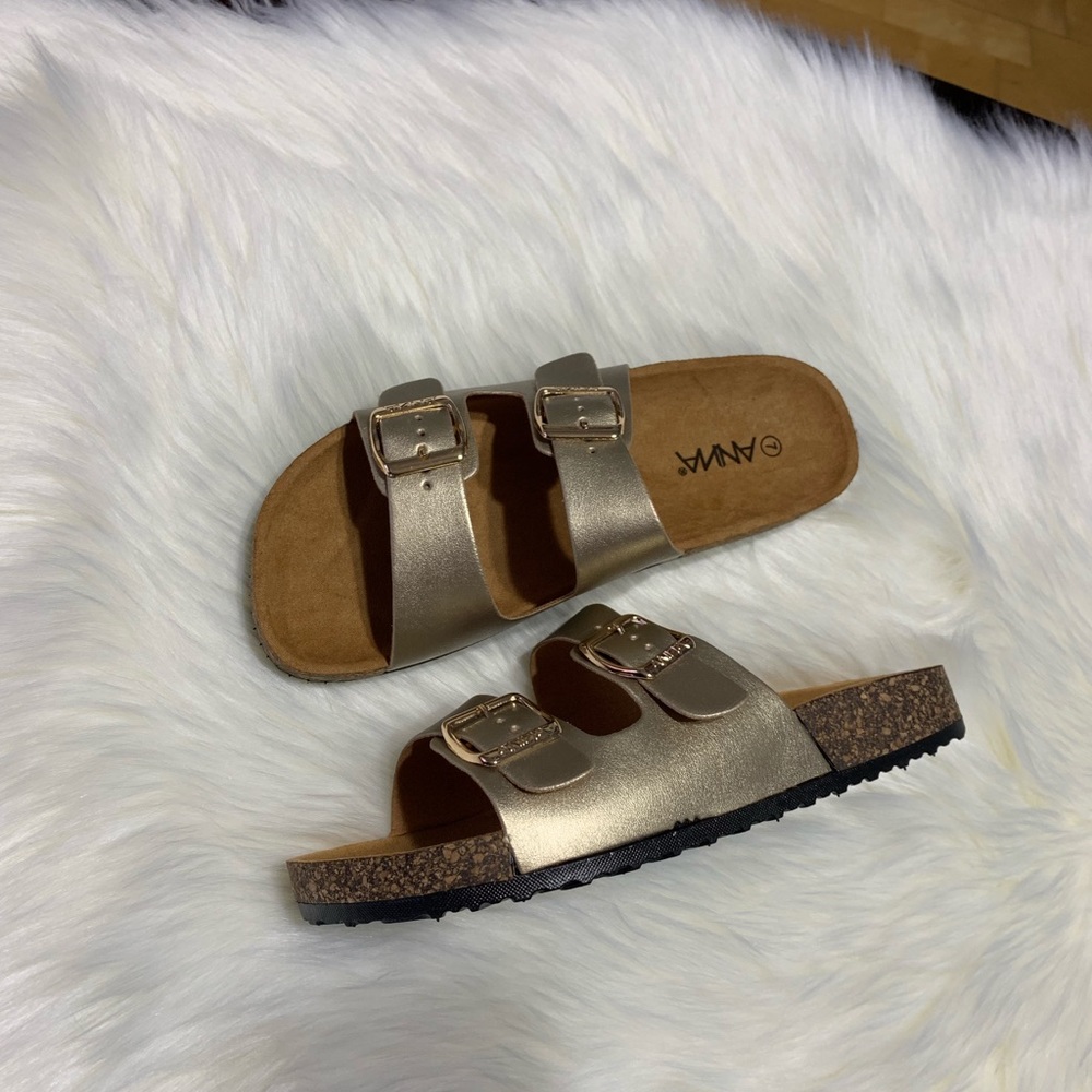 Sandals 😻 - Picture 2 of 2